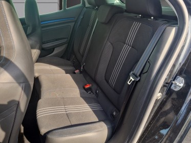 Renault megane iv berline blue dci 150 edc gt-line - toit ouvrant - garantie 12 mois occasion parc voitures beauvais...