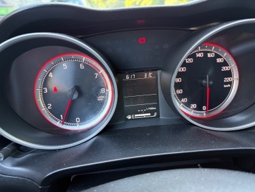 Suzuki swift 1.2 dualjet privilège - garantie 12mois - historique d'entretien - carplay - climatisation - ideale jeune...