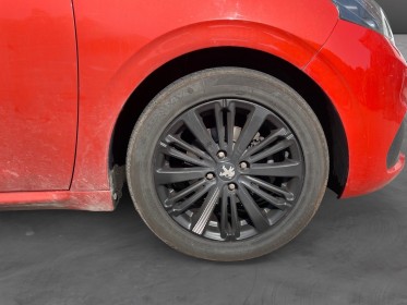 Peugeot 208 1.2 82ch bvm5 allure / courroie ok / entretien ok / climatisation occasion simplicicar salon de provence...