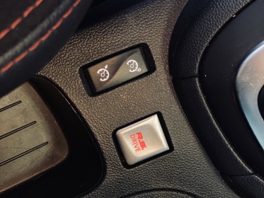 Renault clio iv 1.6 turbo 220 edc 18 rs  flexfuel - covering de protection capot - garantie 12 mois - occasion  simplicicar...