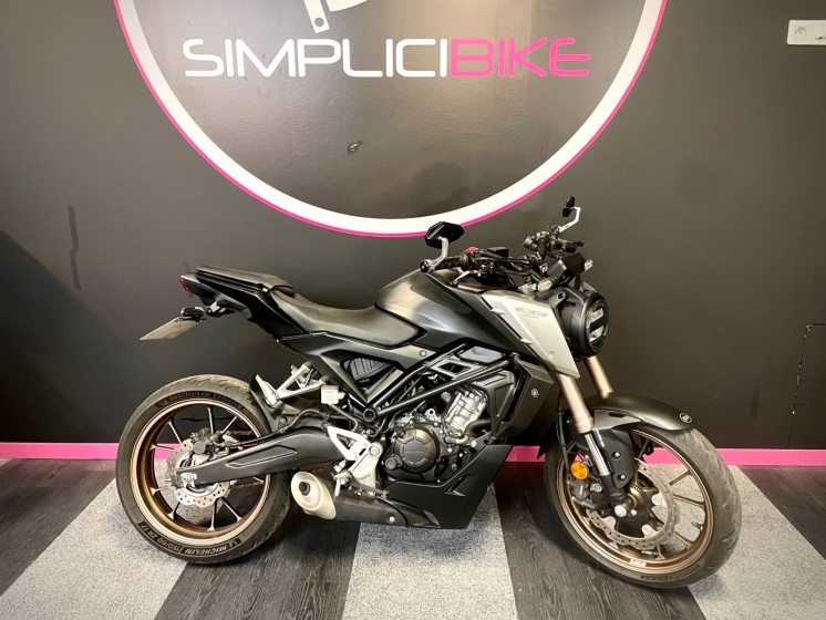 Honda cb125r occasion parc moto simplicicar lyon ouest simplicicar simplicibike france Honda cb125r occasion parc moto simplicicar lyon ouest simplicicar simplicibike france