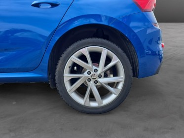 Skoda kamiq 1.0 tsi evo 110 ch dsg-7 style attelage amovible garantie 12 mois occasion simplicicar vichy simplicicar...