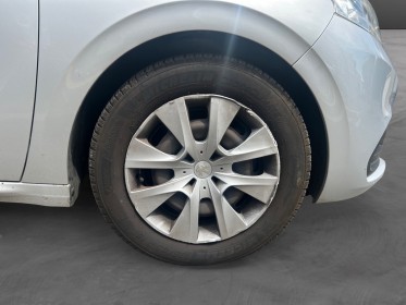 Peugeot 208 1.2 puretech 68ch bvm5 like garantie 12 mois, courroie neuve, line asist, bluetooth occasion simplicicar...