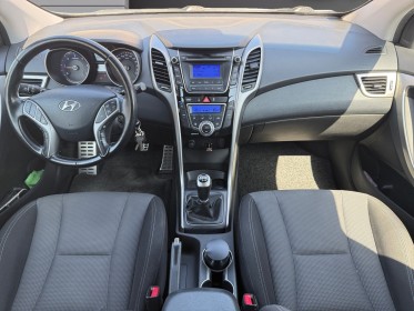 Hyundai i30 1.6 crdi 110 panoramic sunsation toit pano caméra clim sièges chauffants garantie 12 mois occasion simplicicar...