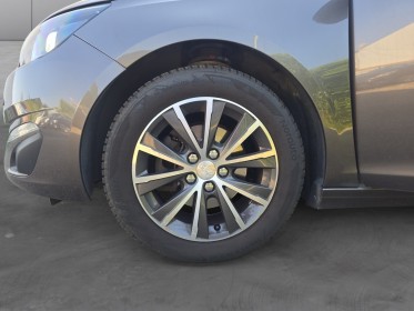 Peugeot 308 1.6 hdi 115ch finition : allure / toit pano. / caméra de recul / bluetooth / garantie 12 mois occasion avignon...