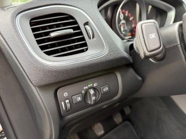 Volvo v40 inscription 2018,  phase 2  t2 122, radar de stationnement, full cuir, occasion simplicicar rennes simplicicar...