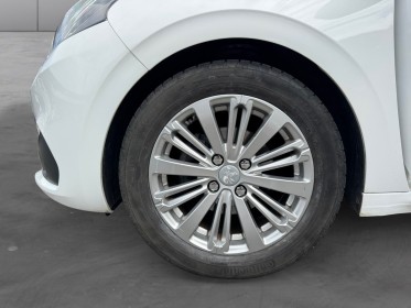 Peugeot 208 1.2 puretech 110ch ss bvm5 allure occasion simplicicar lille  simplicicar simplicibike france