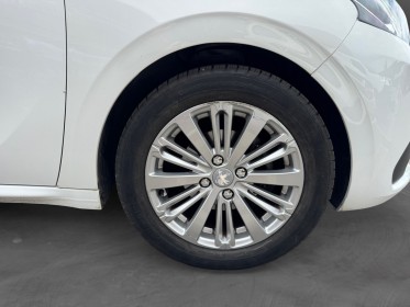 Peugeot 208 1.2 puretech 110ch ss bvm5 allure occasion simplicicar lille  simplicicar simplicibike france