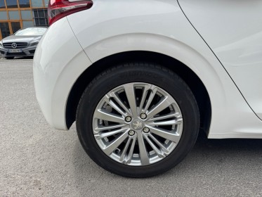 Peugeot 208 1.2 puretech 110ch ss bvm5 allure occasion simplicicar lille  simplicicar simplicibike france