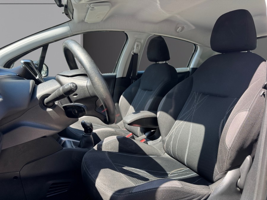 PEUGEOT d'occasion 208 1.6 E-HDI 92 FELINE de 2014 Vienne (38)﻿