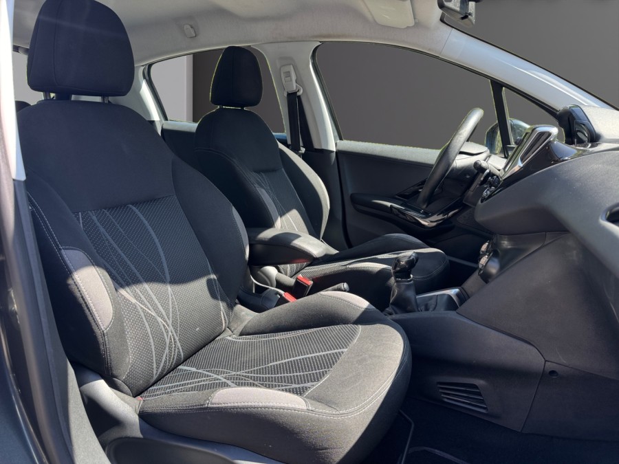 PEUGEOT d'occasion 208 1.6 E-HDI 92 FELINE de 2014 Vienne (38)﻿