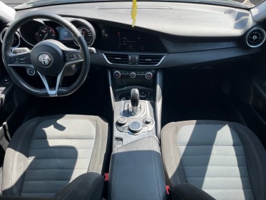 Alfa romeo giulia alfa romÉo giulia 2.2 150 ch at8 business / radars avants  arrières / gps occasion simplicicar salon de...
