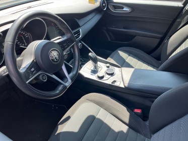 Alfa romeo giulia alfa romÉo giulia 2.2 150 ch at8 business / radars avants  arrières / gps occasion simplicicar salon de...