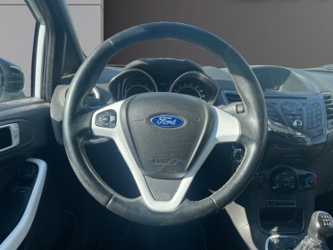 Ford fiesta 1.0 ecoboost 100 ss white / radars arrières / bluetooth / courroie ok occasion simplicicar salon de provence...