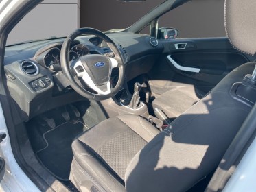 Ford fiesta 1.0 ecoboost 100 ss white / radars arrières / bluetooth / courroie ok occasion simplicicar salon de provence...