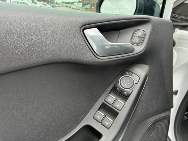 Ford fiesta 1.1 85 ch bvm5 titanium//garantie 12 mois// occasion simplicicar lille  simplicicar simplicibike france