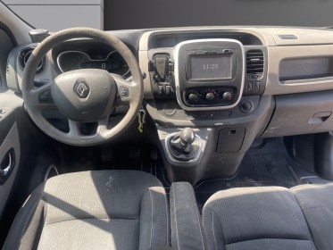 Renault trafic combi l1 dci 115 zen rÉgulateur / attelage/ radar de recul occasion simplicicar salon de provence simplicicar...