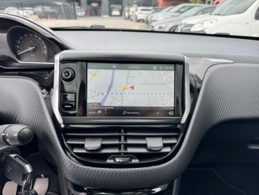 Peugeot 208 1.2 puretech 110ch ss bvm5 allure //garantie 12 mois// occasion simplicicar lille  simplicicar simplicibike france