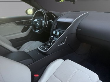 Jaguar f-type cabriolet 2l essence 300 ch bva8 r-dynamic entretien complet jaguar garantie 12 mois occasion simplicicar...