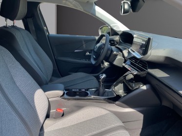 Peugeot 208 100ch allure / sièges chauffants / carplay / caméra / garantie peugeot occasion simplicicar salon de provence...