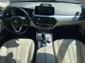 Bmw serie 5 g30 520d xdrive 190 ch bva8 / sièges semi elec / caméra / jantes 19 / cuir blanc occasion simplicicar salon de...
