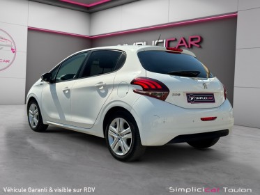 Peugeot 208 puretech 82ch ss bvm5 signature garantie 12 mois occasion simplicicar toulon est simplicicar simplicibike france