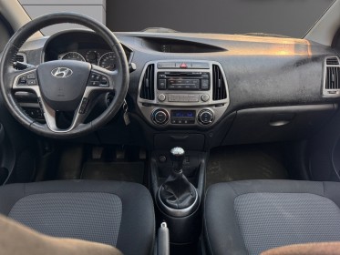 Hyundai i20 1.2 85 pack sensation garantie 12 mois moteur à chaine occasion simplicicar toulon est simplicicar simplicibike...