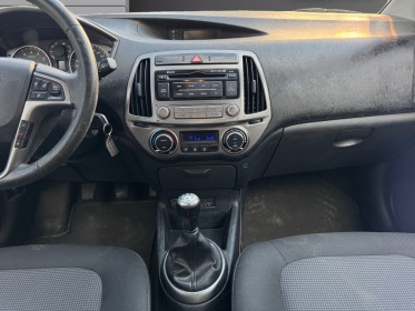 Hyundai i20 1.2 85 pack sensation garantie 12 mois moteur à chaine occasion simplicicar toulon est simplicicar simplicibike...