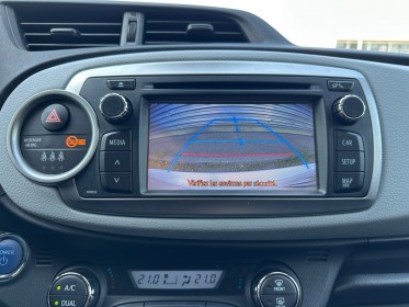 Toyota yaris hybride 100h style - boite auto - caméra - clim auto - régulateur - garantie 12 mois occasion simplicicar...