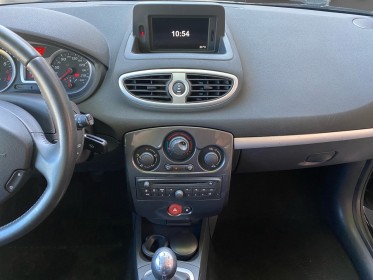 Renault clio iii 1.2 16v 75 eco2 tomtom live occasion simplicicar livry gargan simplicicar simplicibike france