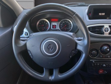 Renault clio iii 1.2 16v 75 eco2 tomtom live occasion simplicicar livry gargan simplicicar simplicibike france