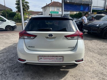 Toyota auris touring sports my17 hybride 136h collection occasion simplicicar livry gargan simplicicar simplicibike france