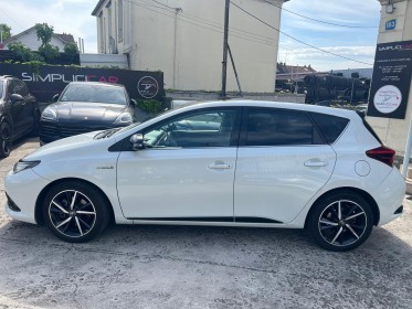 Toyota auris touring sports my17 hybride 136h collection occasion simplicicar livry gargan simplicicar simplicibike france