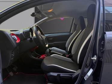 Toyota aygo 1.0 vvt-i x-play/garantie 12 mois/entretien constructeur/ecran/camera de recul occasion montreuil (porte de...