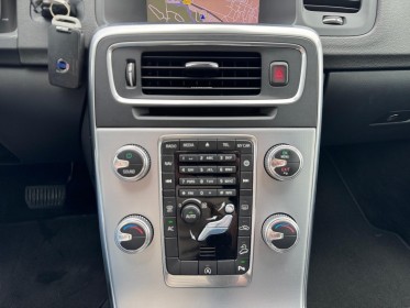 Volvo v60 cross country d4 awd 190 ch geartronic 6 luxe - siege électrique - radar arrière occasion simplicicar rennes...