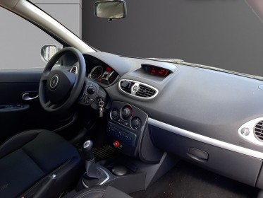Renault clio iii 1.2 16v 75 eco2 authentique euro 5 entretien renault clim auto vitres Électriques garantie 12 mois occasion...