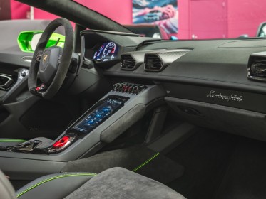 Lamborghini huracan v10 lp 640 evo spyder - garantie constructeur jusqu'en 12/28 - malus payé occasion simplicicar lyon...