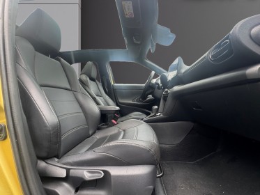 Toyota yaris cross pro hybride my21 hybride 116h awd-i dynamic business academy || garantie 12 mois || occasion osny...