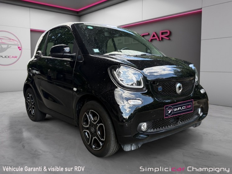 Smart fortwo coupe eq 82 ch prime-camera et bip de recul-accoudoir-sieges en cuir chauffant -toit panoramique occasion... Smart fortwo coupe eq 82 ch prime-camera et bip de recul-accoudoir-sieges en cuir chauffant -toit panoramique occasion...