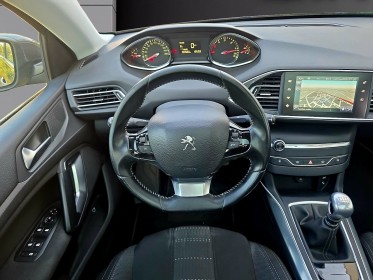 Peugeot 308 1.6 hdi 115ch finition : allure / toit pano. / caméra de recul / bluetooth / garantie 12 mois occasion avignon...
