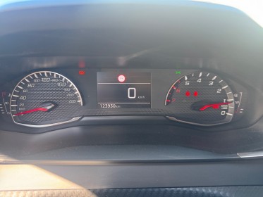 Peugeot 2008 puretech 100 ss bvm6 active occasion simplicicar frejus  simplicicar simplicibike france