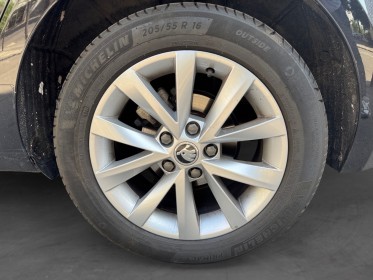 Skoda octavia combi 2.0 tdi 150 ch scr fap dsg7 business/ radar de recul / garantie 12 mois occasion paris 17ème (75)(porte...