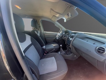 Dacia duster dci 110 4x2 black touch 2017 - distribution faite occasion simplicicar coeur d'yvelines - auto expo 78...
