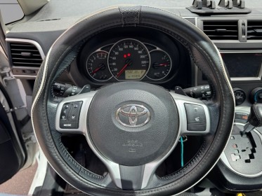 Toyota  verso-s 1.3 vvt-i 100 skyview/ toit panoramique / radar de recul / garantie 12 mois occasion paris 17ème (75)(porte...