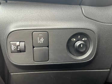 Citroen c3 bluehdi 100 ss shine - attelage/carplay/radar ar - garantie 12 mois occasion simplicicar soissons simplicicar...