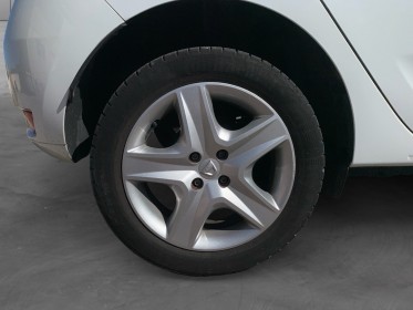 Dacia sandero sce 75 lauréate - bon suivi - climatisation - gps - bluetooth - garantie 12 mois europe occasion simplicicar...