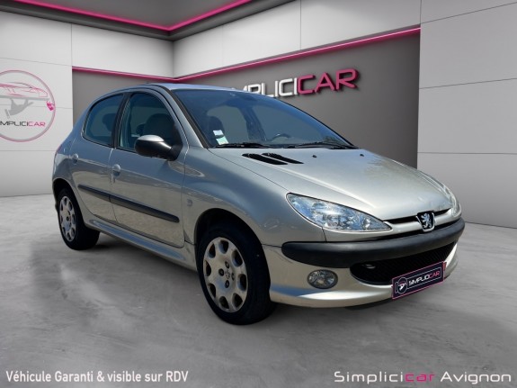 Peugeot 206 1.6i 16v xt premium occasion avignon (84) simplicicar simplicibike france
