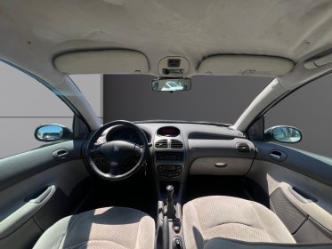 Peugeot 206 1.6i 16v xt premium occasion avignon (84) simplicicar simplicibike france