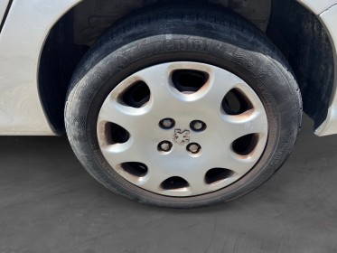Peugeot 206 1.6i 16v xt premium occasion avignon (84) simplicicar simplicibike france