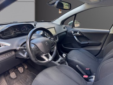 Peugeot 208 1.2 puretech 110ch ss bvm5 allure/courroie change / carplay/garantie 12mois occasion paris 17ème (75)(porte...